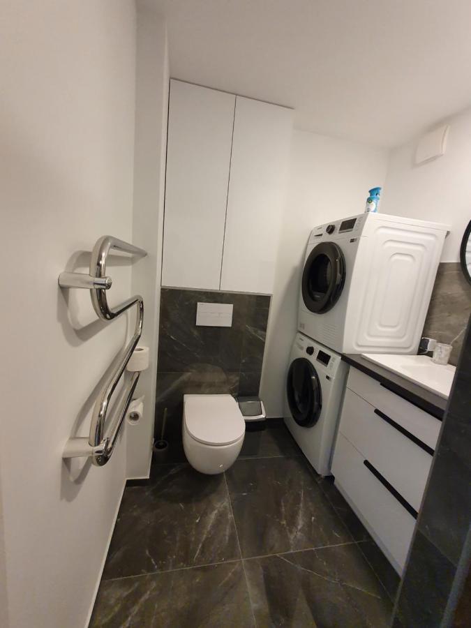 Talsa 1-Bedroom Apartment In City Center Siauliai Екстер'єр фото
